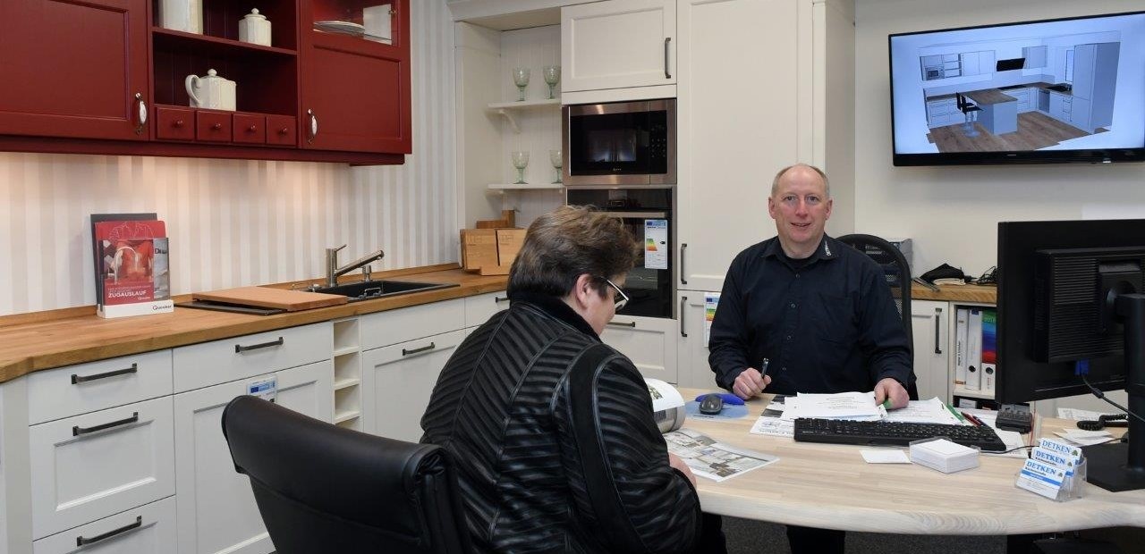 Küchenplanung ganz kreativ im Küchenstudio Detken von Herrn Detken