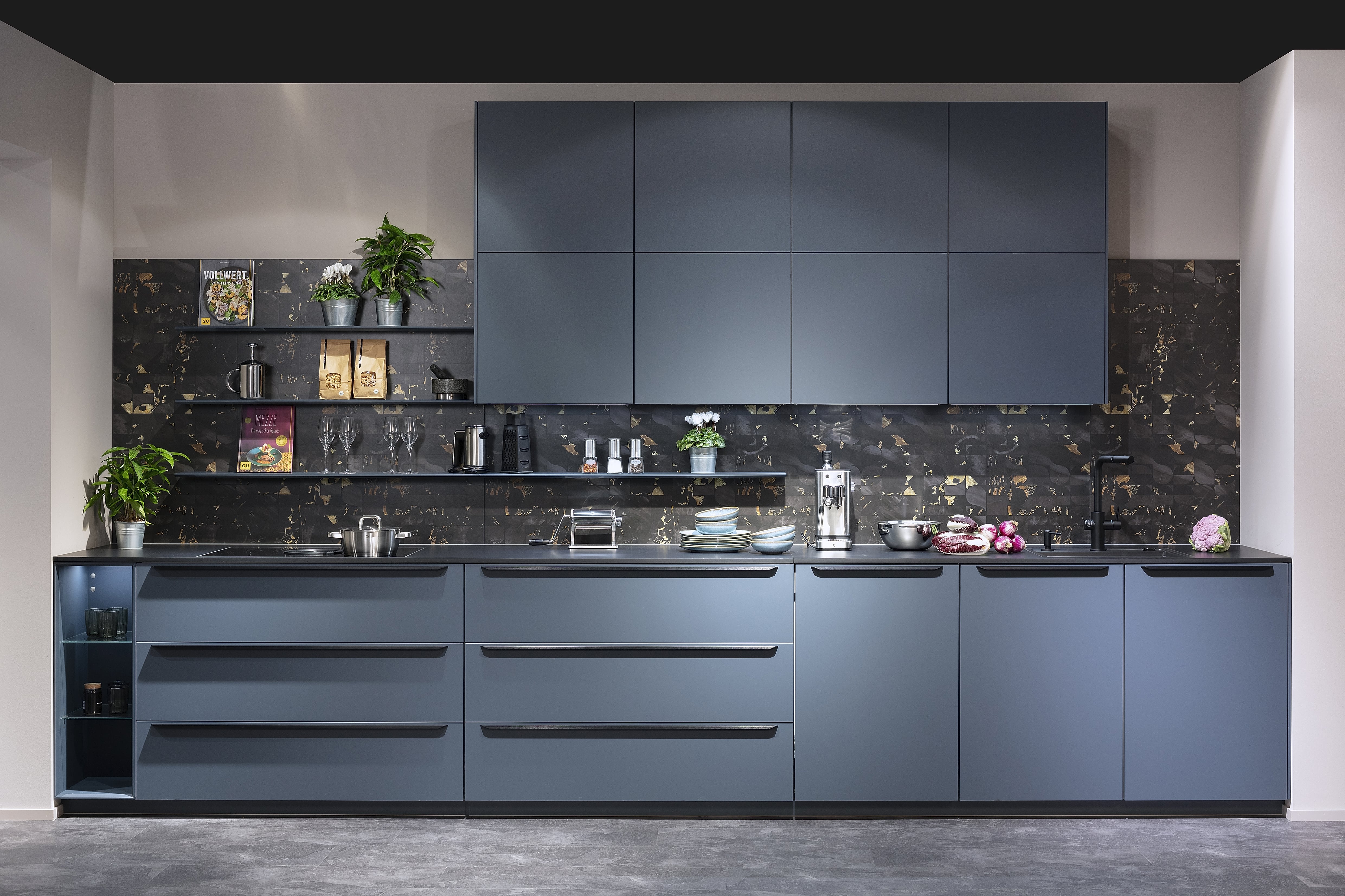 Nobilia-Küche_in_Fjordblau