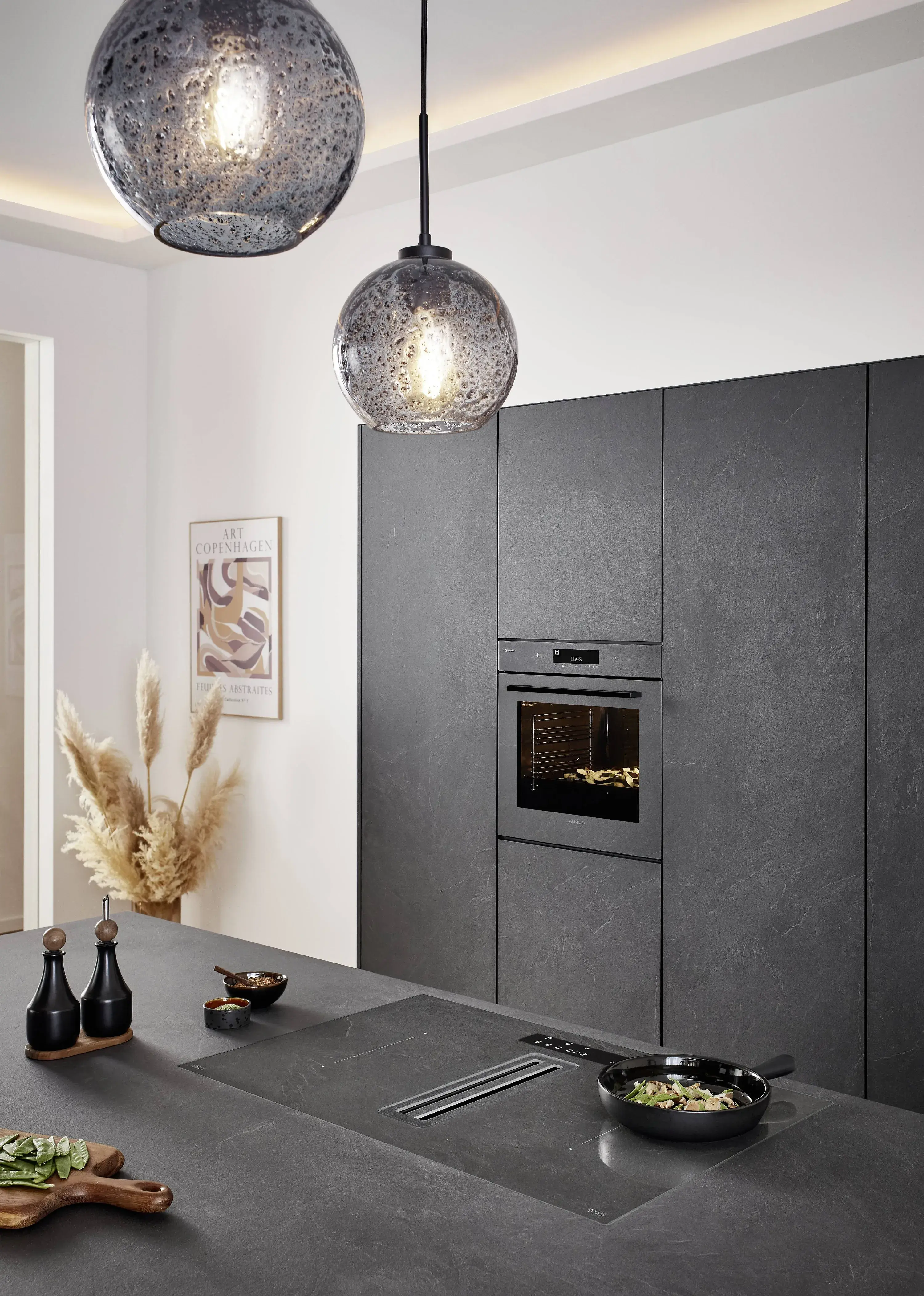 nobilia StoneArt Kochfeld integrierter Muldenlüfter Kochinsel Geräte-Hochschrank dunkelgrau