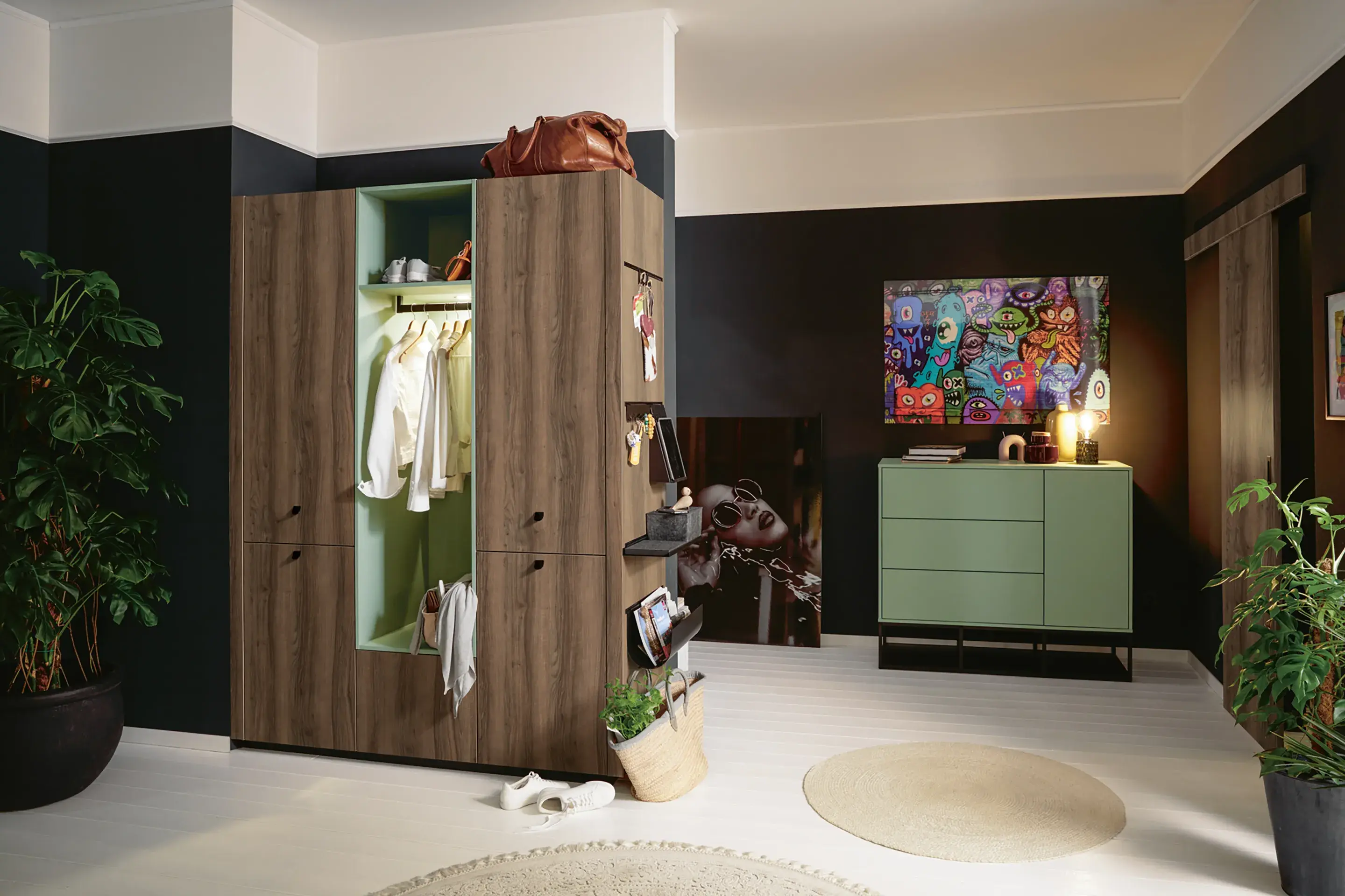 Schüller Garderobe Holzoptik mit mintfarbenem Regaleinsatz im Flur